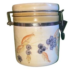 CHINA CANNISTER FEATURONG BLUEBERRIES!